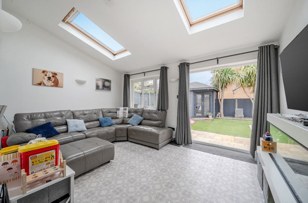 Property photo 3 of 13