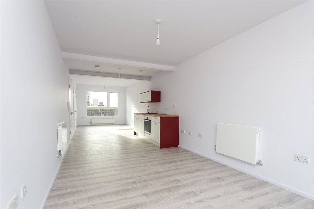 Property photo 3 of 9 Picture No. 01