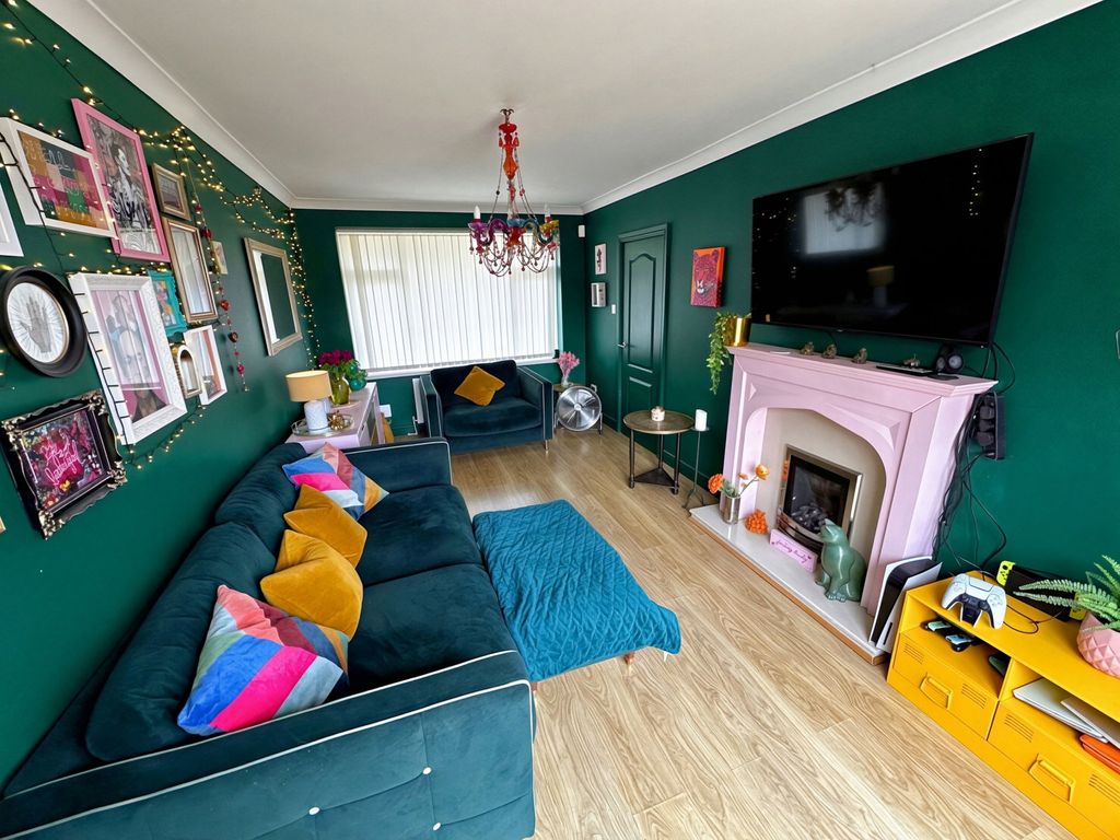 Property photo 2 of 30