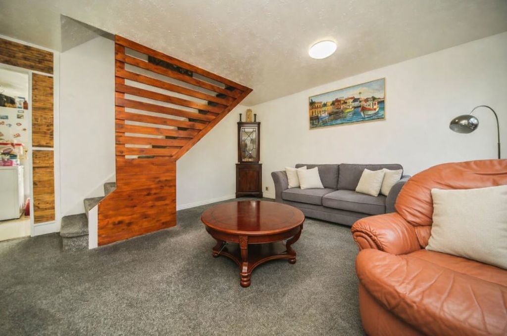 Property photo 3 of 8 Photo 3