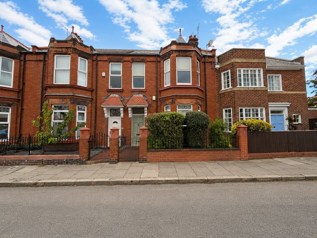 Property photo 1 of 35 0Caaf307-E86E-4A88-A951-2C070925378E