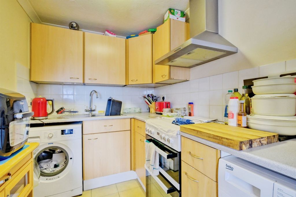 Property photo 3 of 12