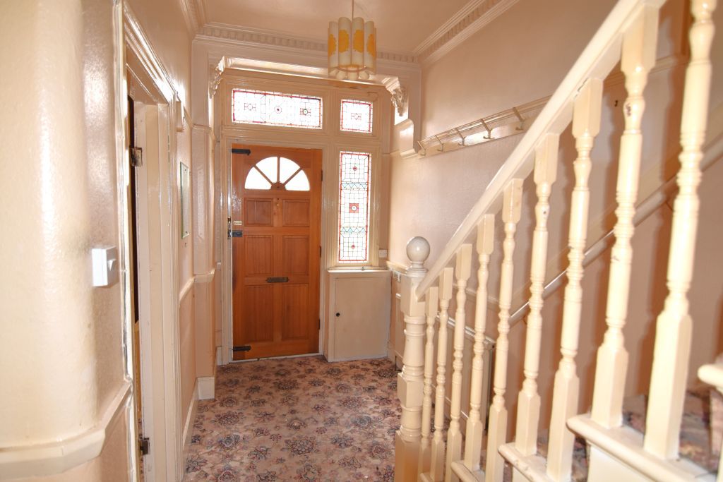 Property photo 2 of 25