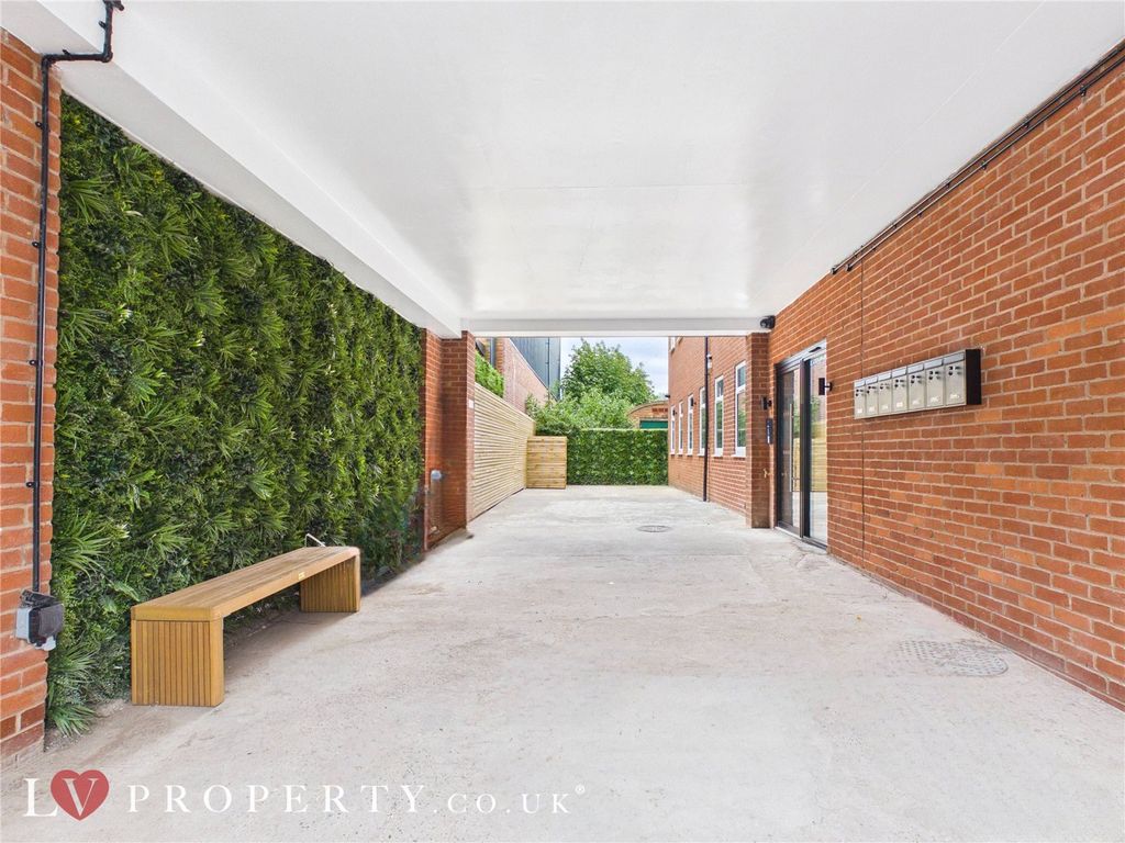 Property photo 2 of 14 Picture No. 23