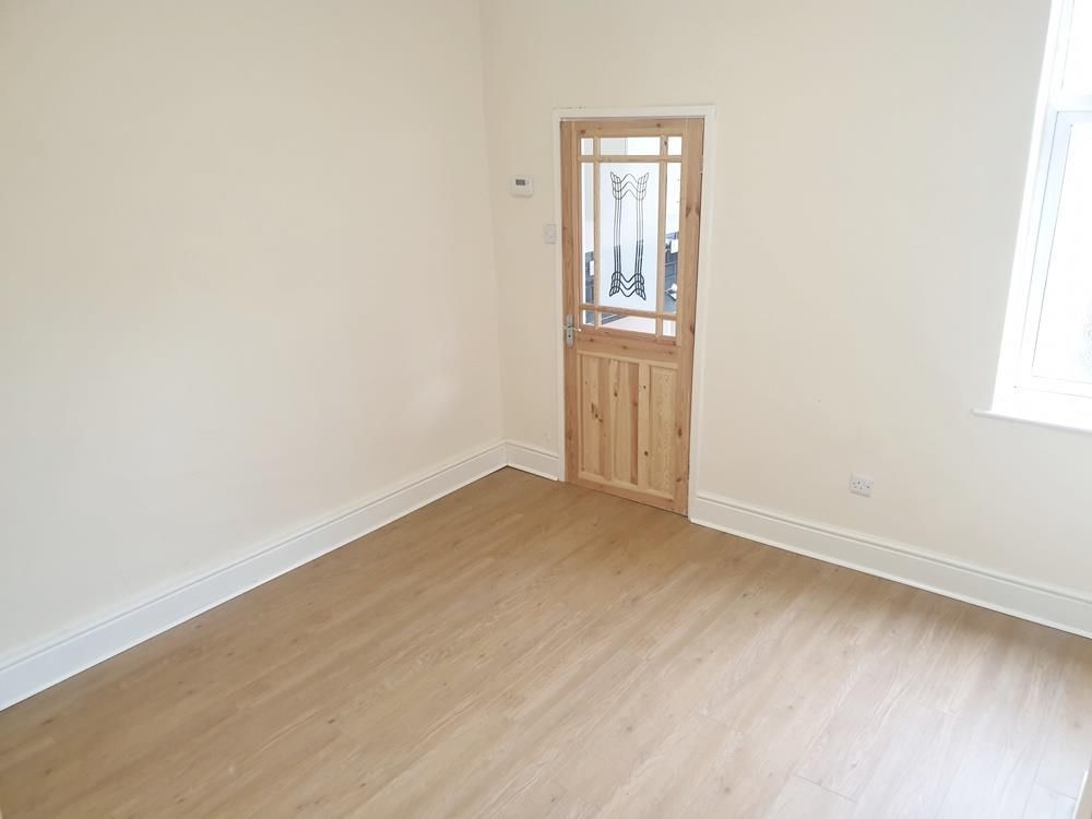 Property photo 3 of 8 Dining Room