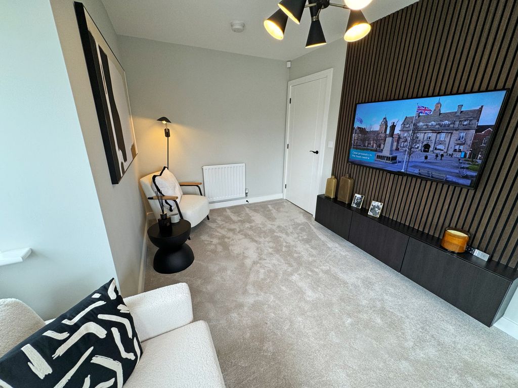 Property photo 3 of 12