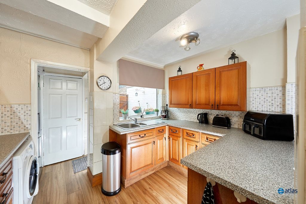 Property photo 2 of 15 Kitchen