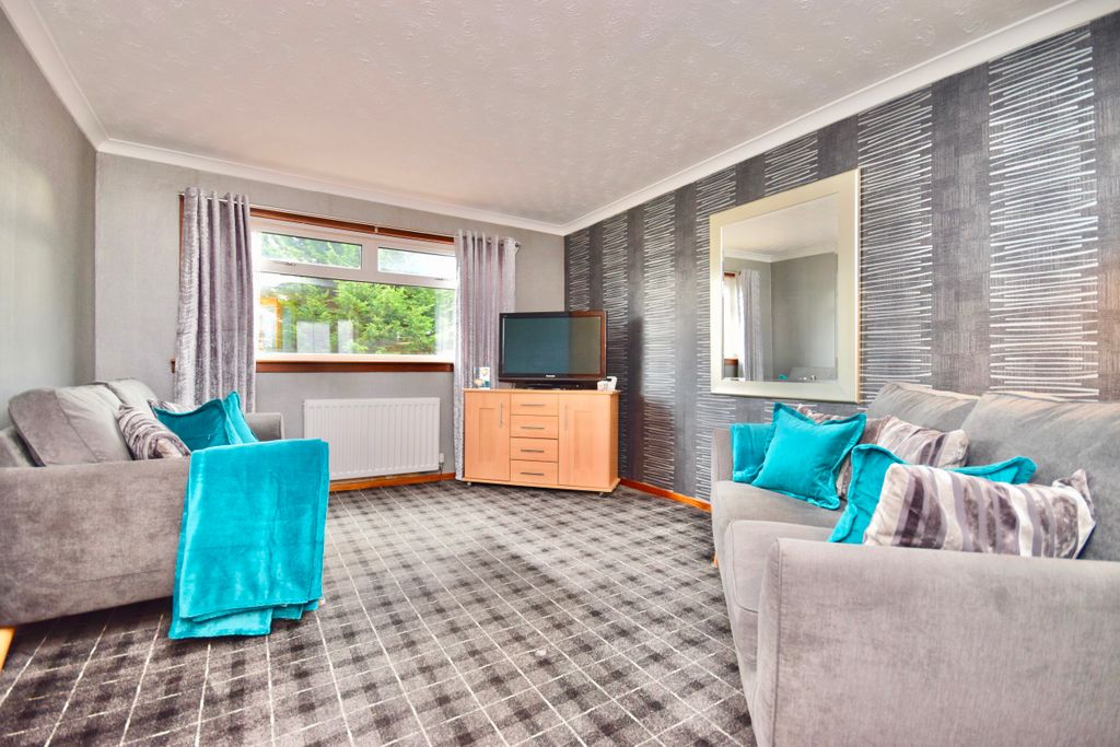 Property photo 2 of 31