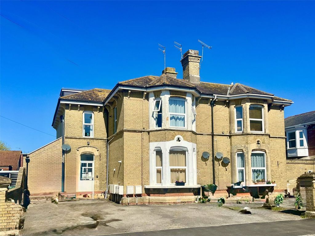 Property photo 3 of 16 Picture No. 22