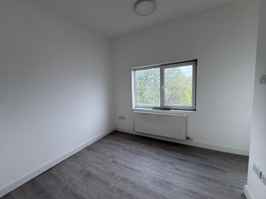 Property photo 2 of 3