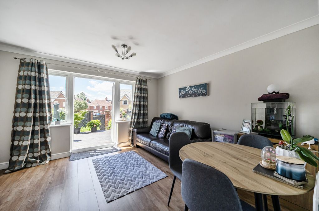 Property photo 2 of 12 147118876A27Fe56052E7