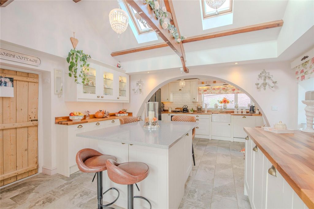 Property photo 2 of 35 Picture No. 22