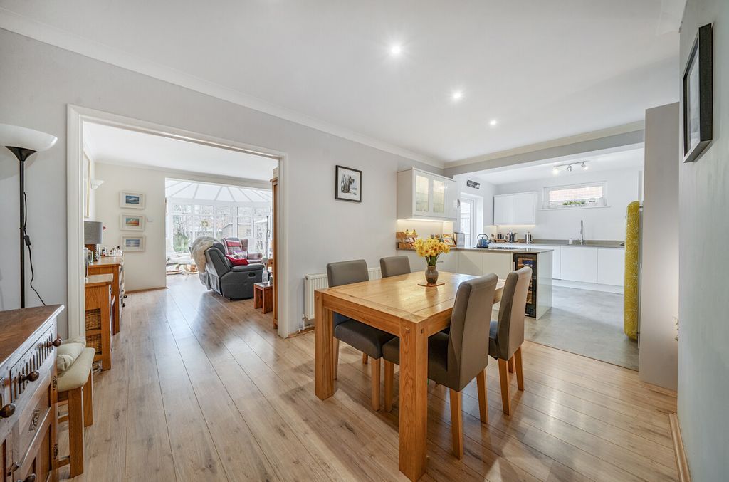 Property photo 3 of 17 1436952-14-69Ccf7...