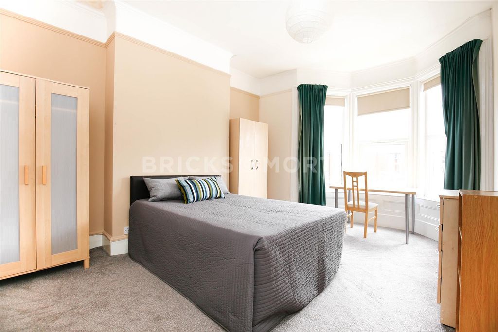 Property photo 3 of 6 Grbw-S_Iita0Uakjljqp_Bs44Ga.Jpg