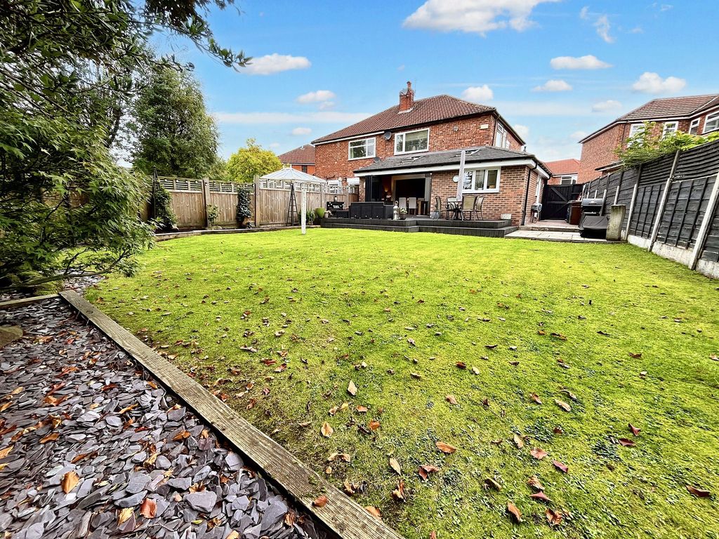 Property photo 2 of 40