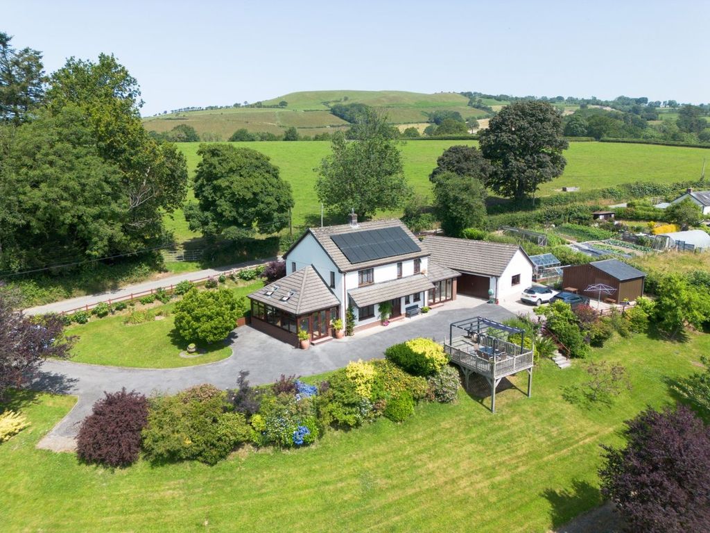 Property photo 2 of 52