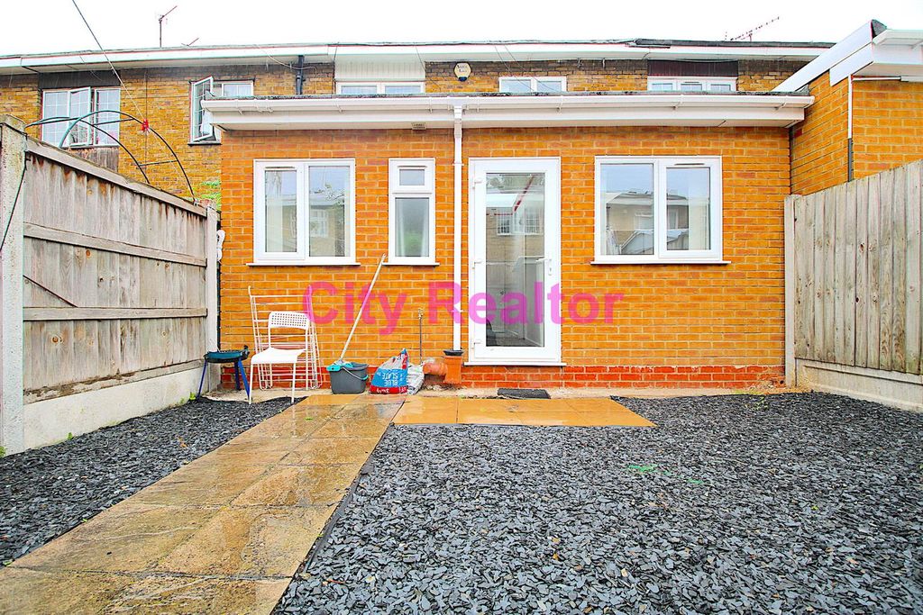 Property photo 3 of 13 Garden - Water Mark.Jpg