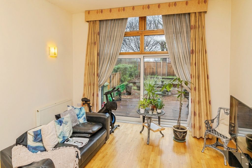 Property photo 2 of 24 Pbox-Img.Jpg