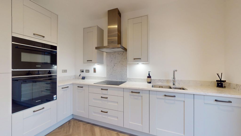 Property photo 3 of 20 Kitchen - Angle 3