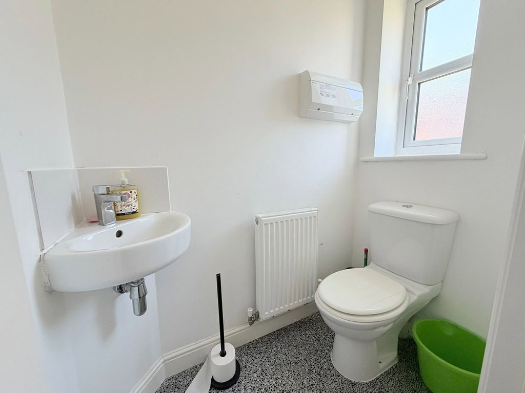 Property photo 3 of 24