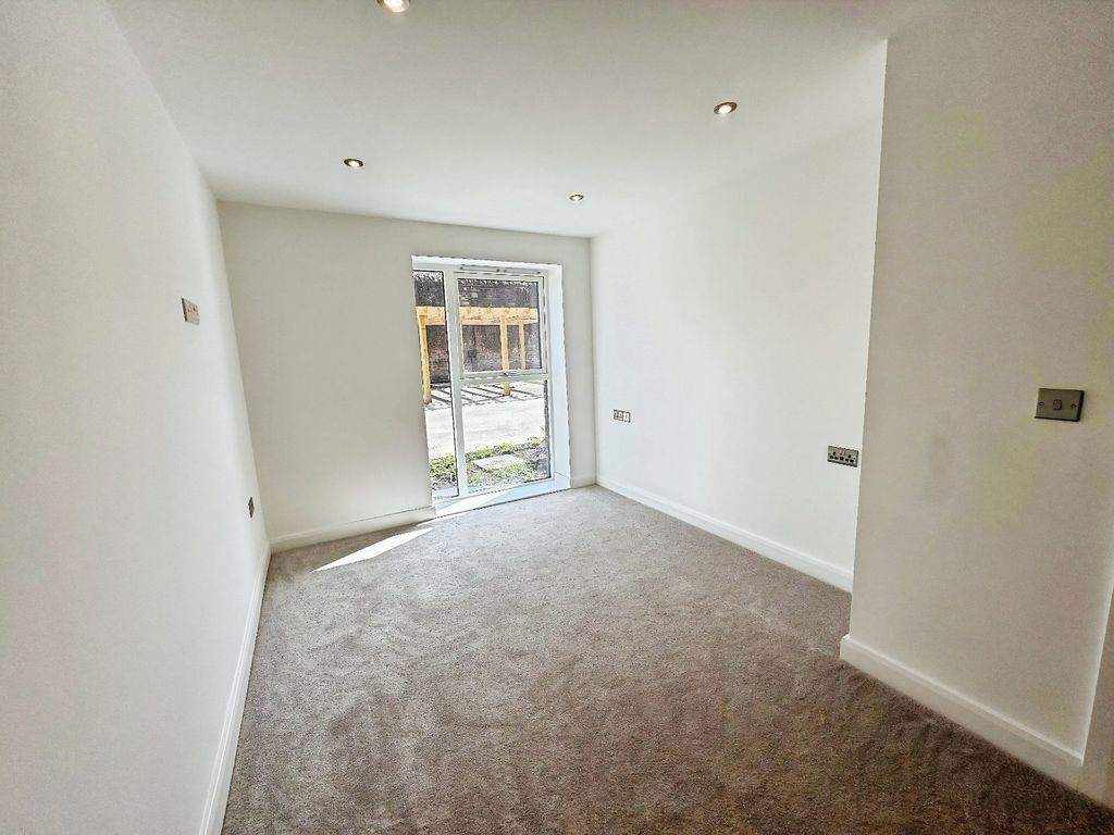 Property photo 3 of 6 Picture No. 10
