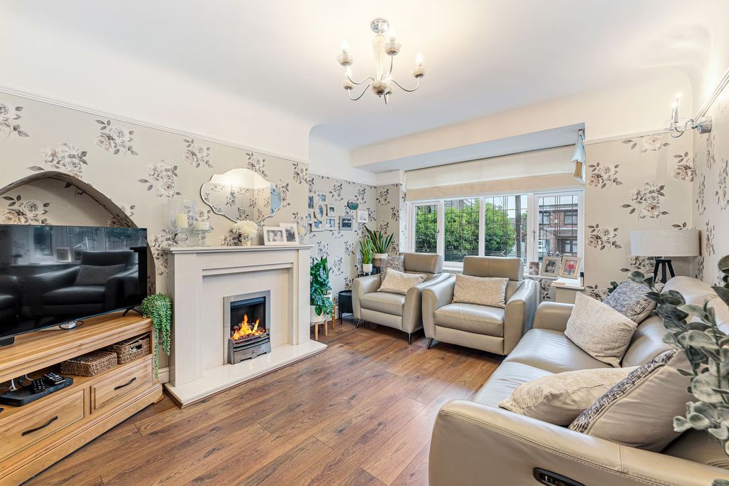 Property photo 2 of 24