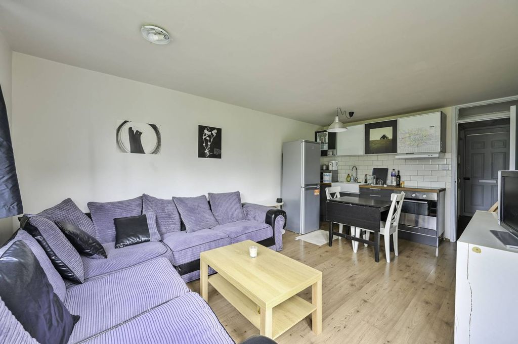 Property photo 3 of 7