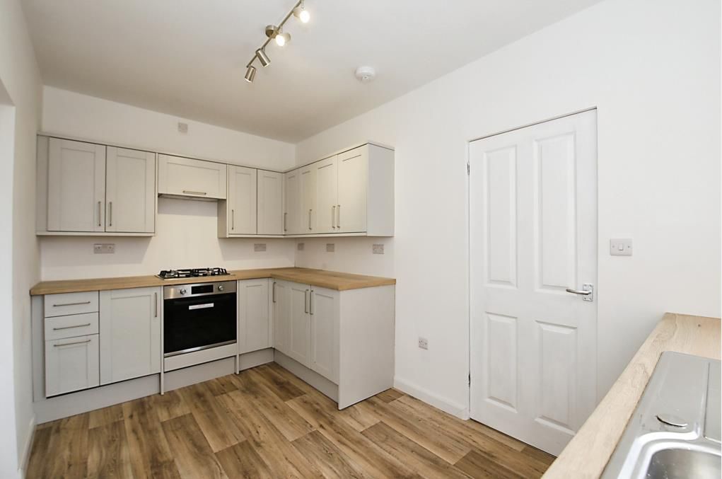 Property photo 2 of 11 Kitchen