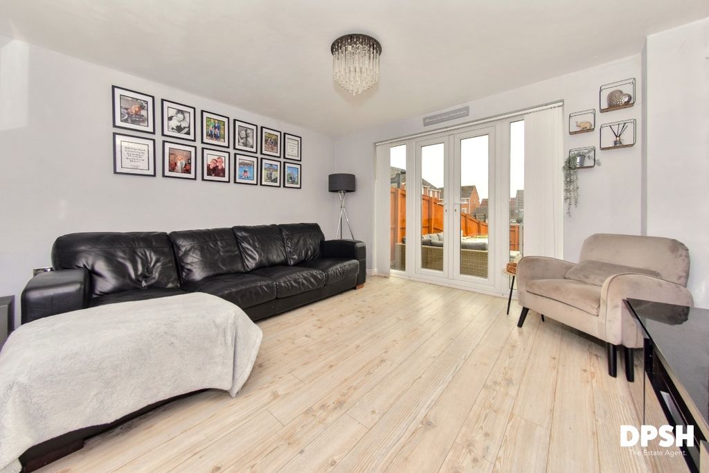 Property photo 3 of 33
