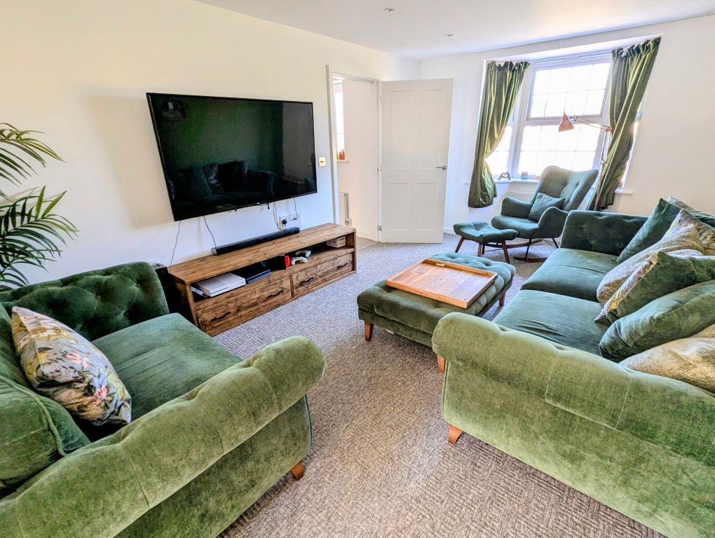 Property photo 2 of 12 Living Room