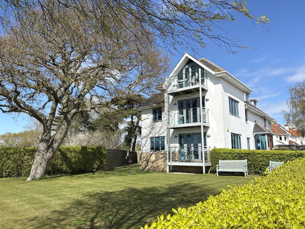 Property photo 2 of 29