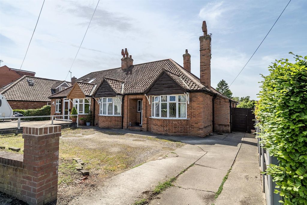 Property photo 1 of 17 External