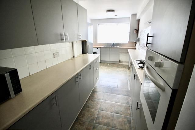 Property photo 1 of 12 Kitchen