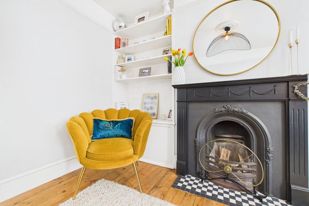 Property photo 3 of 23