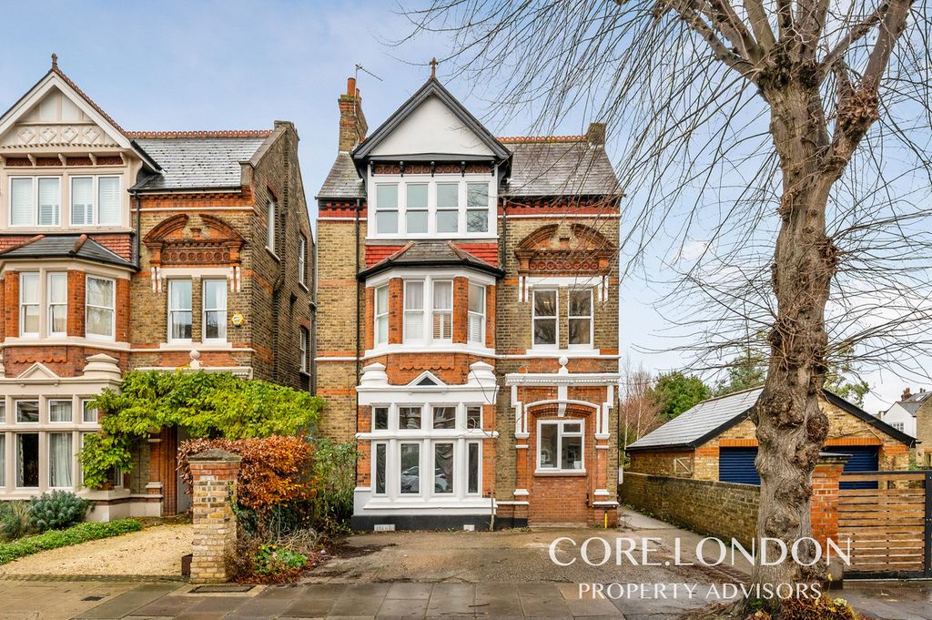 Property photo 1 of 9