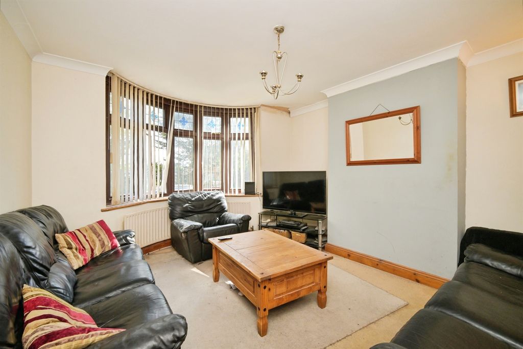 Property photo 2 of 19