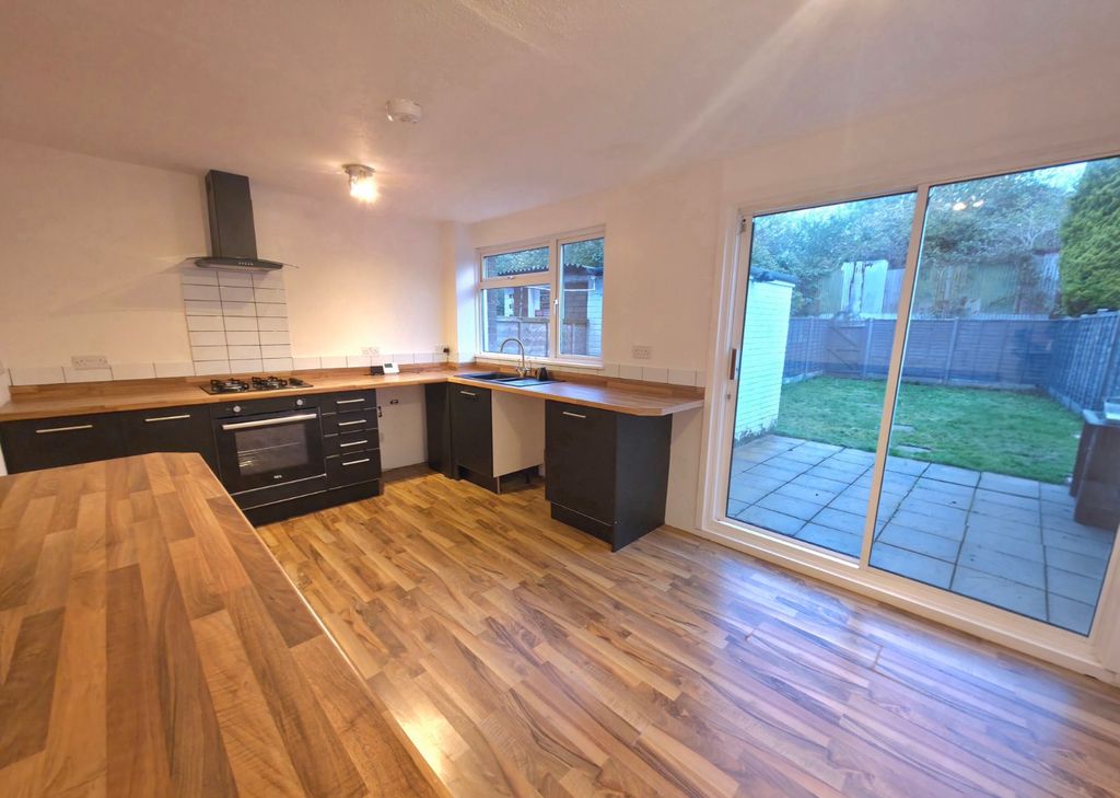 Property photo 3 of 7 Dining Kitchen