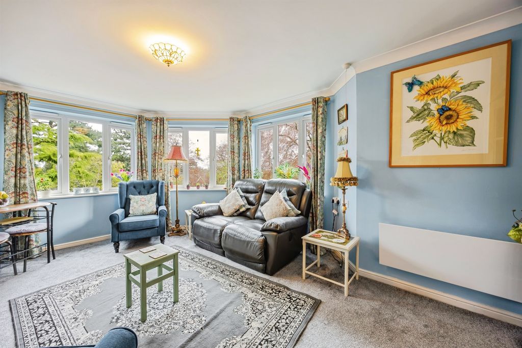 Property photo 2 of 20