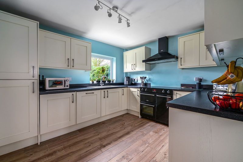 Property photo 3 of 12 Photo 13