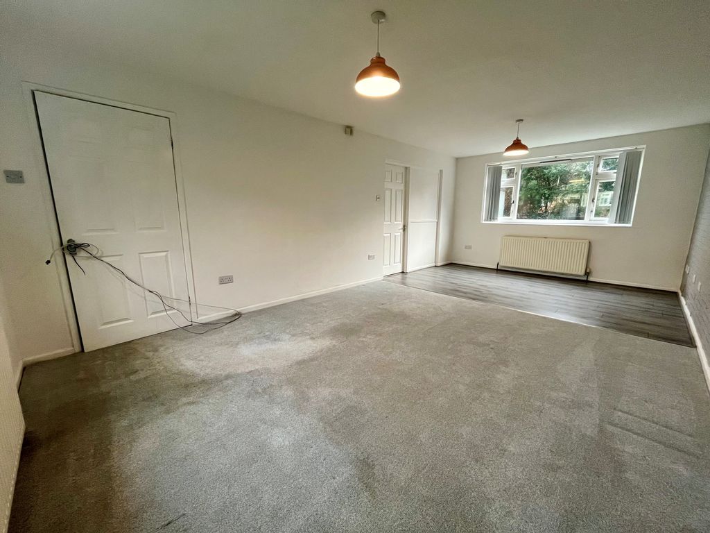 Property photo 3 of 13 Image