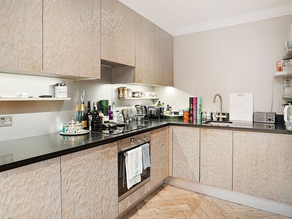 Property photo 2 of 11 Craven Street