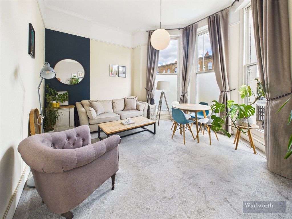 Property photo 3 of 8 Picture No. 18