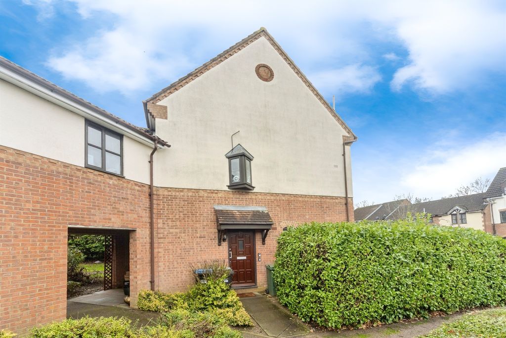 Property photo 1 of 9