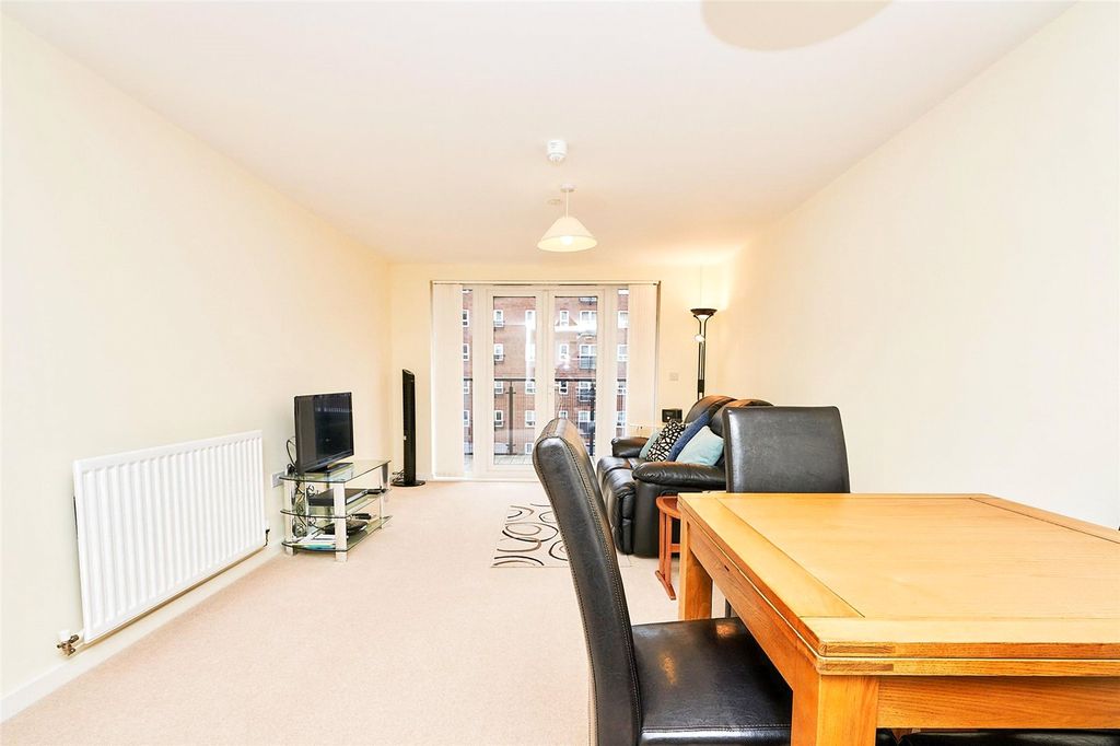 Property photo 2 of 15 Picture No. 01