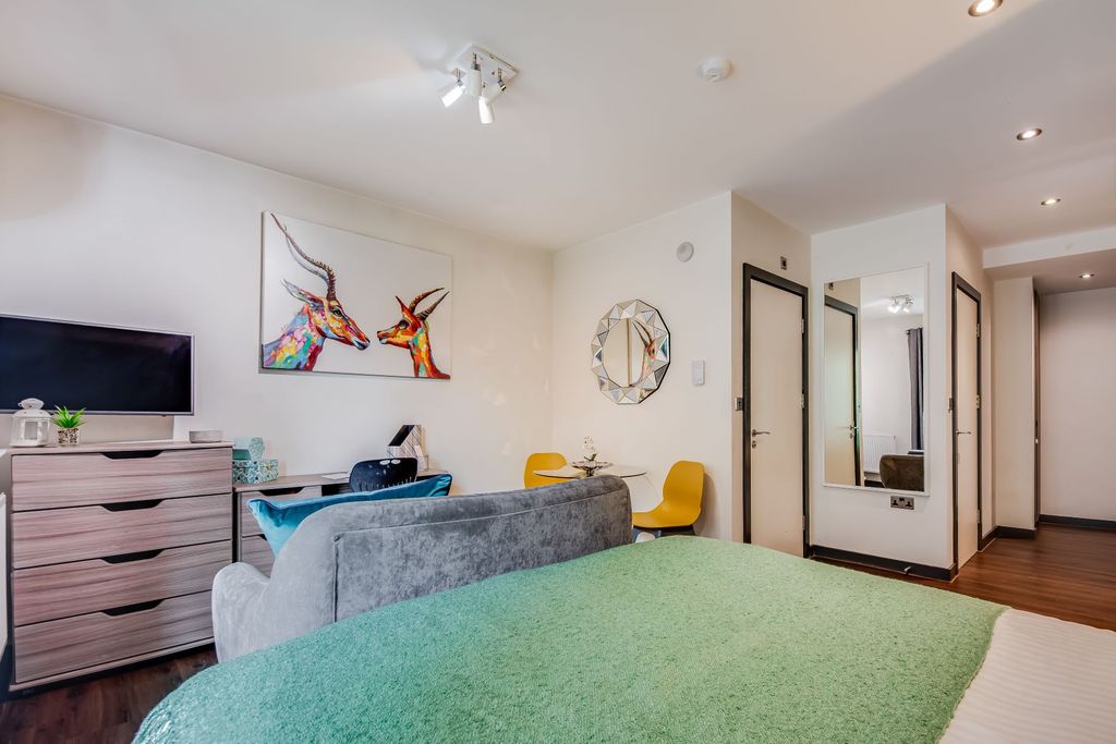 Property photo 2 of 8 Property Photo