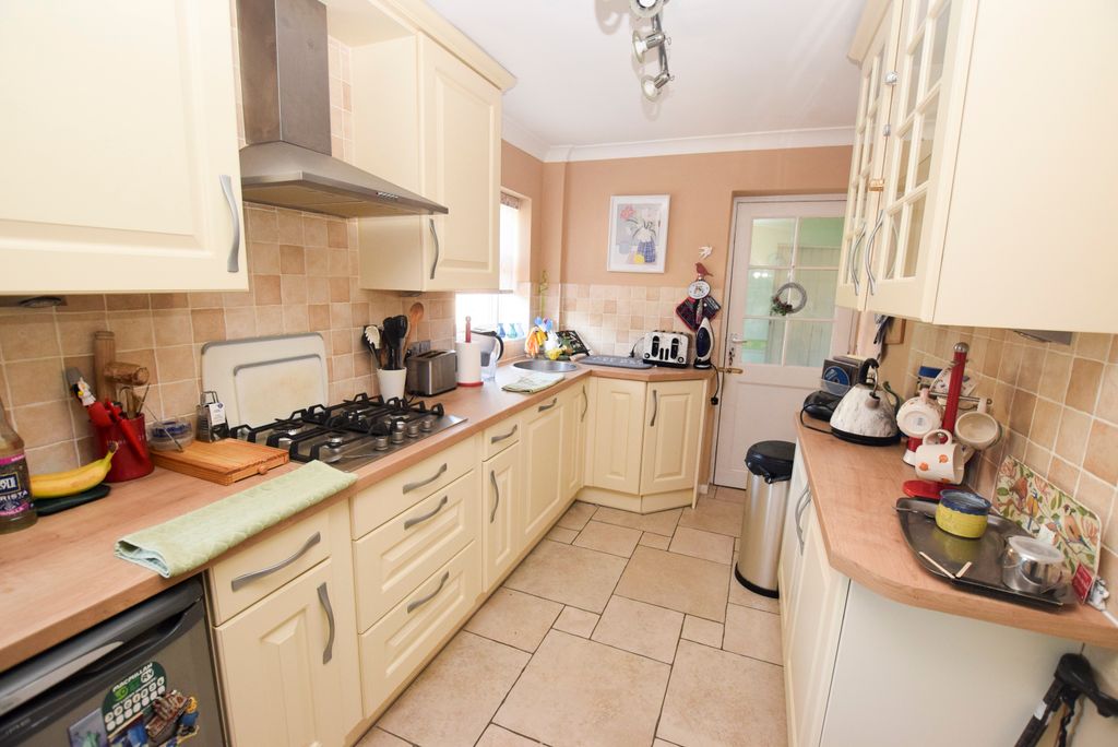 Property photo 3 of 16