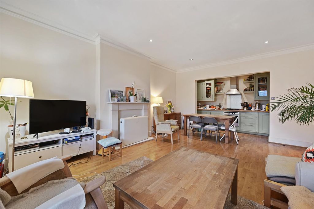 Property photo 3 of 10 Rclr- Flat c, 7 Langland Gardens-Reception 6 (1).J