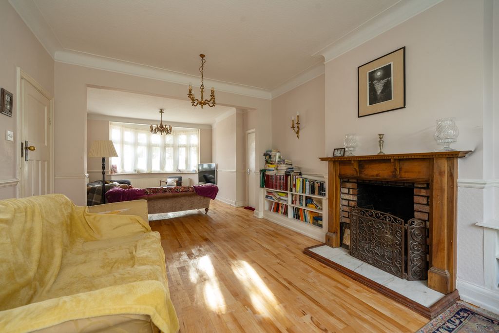 Property photo 3 of 17