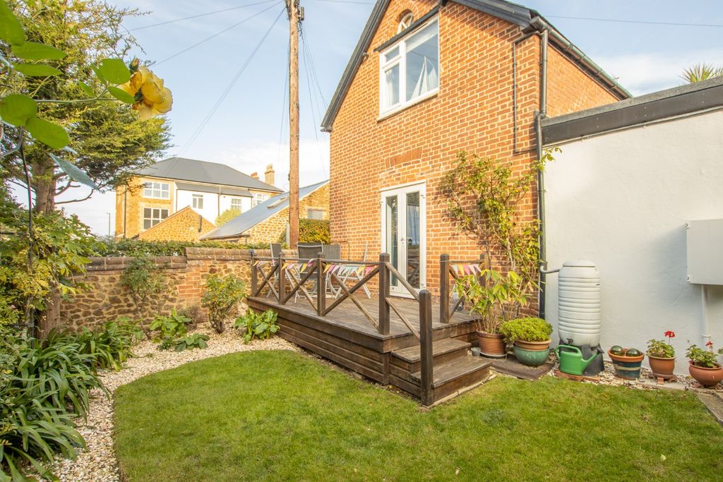 Property photo 2 of 29 44521411