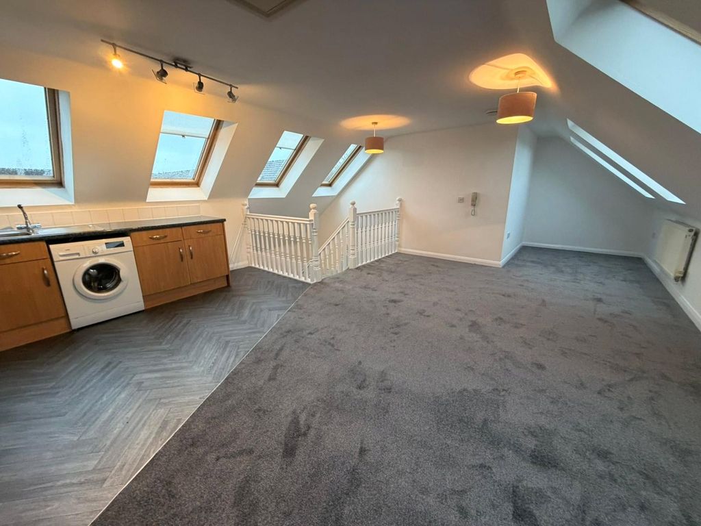 Property photo 3 of 10 Picture No. 13